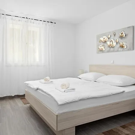 Gardenia Apartment